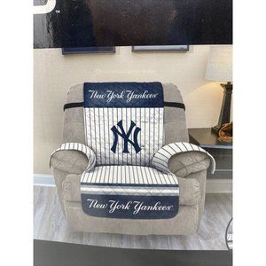 New York Yankees MLB Reversible Furniture Protector For Recliners 80” X 65”